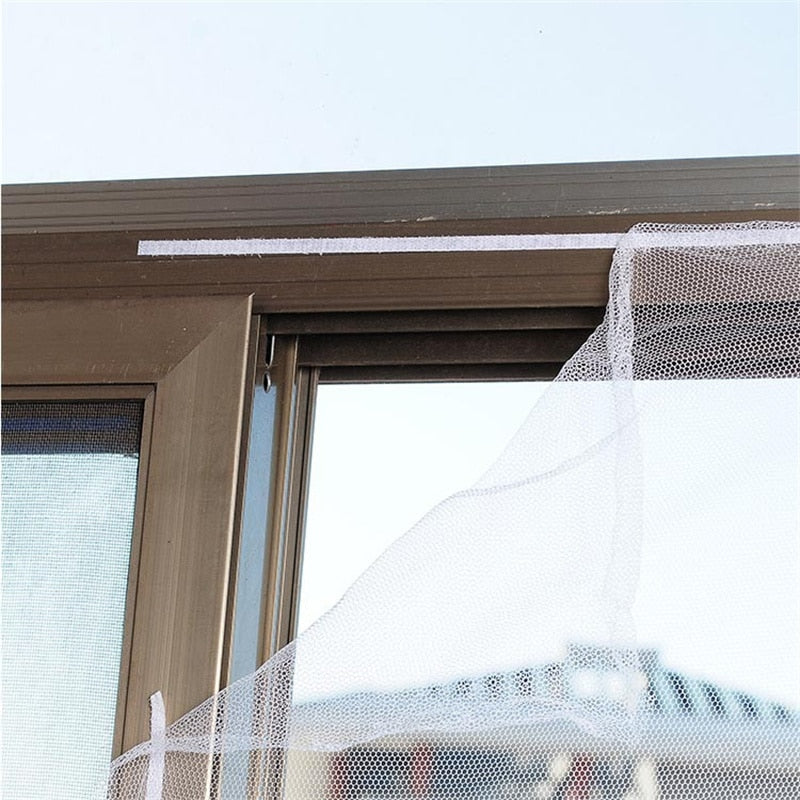 Tela mosquiteiro para janela (2 opções de cores). Acompanha fita adesiva